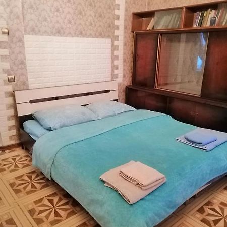 Рядом С Автовокзалом Appartement Odessa Buitenkant foto