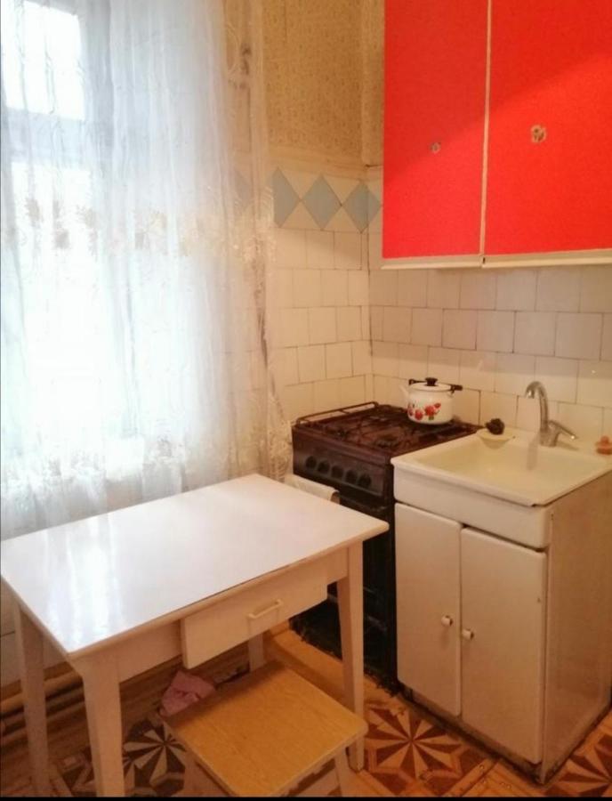 Рядом С Автовокзалом Appartement Odessa Buitenkant foto